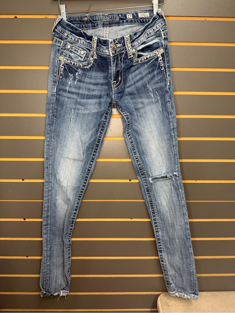Miss me jeans distressed cuffed skinny woman’s size 27 je5862ck
